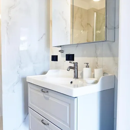 Szafirowe 3 Kryty Basen I Sauna Klifowa * 里沃