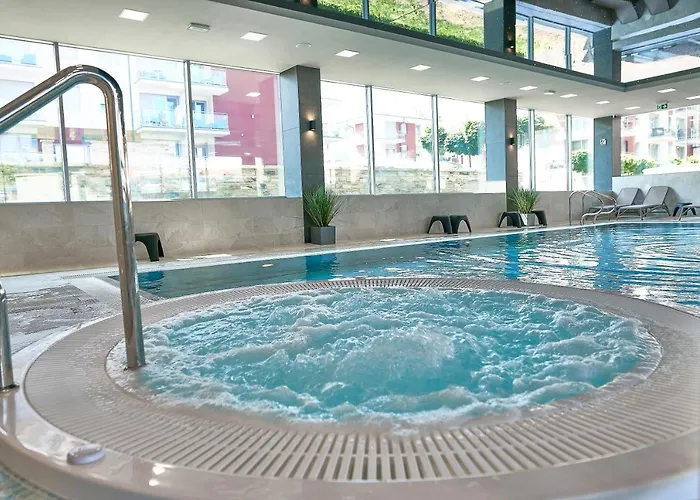 Szafirowe 3 Kryty Basen I Sauna Klifowa